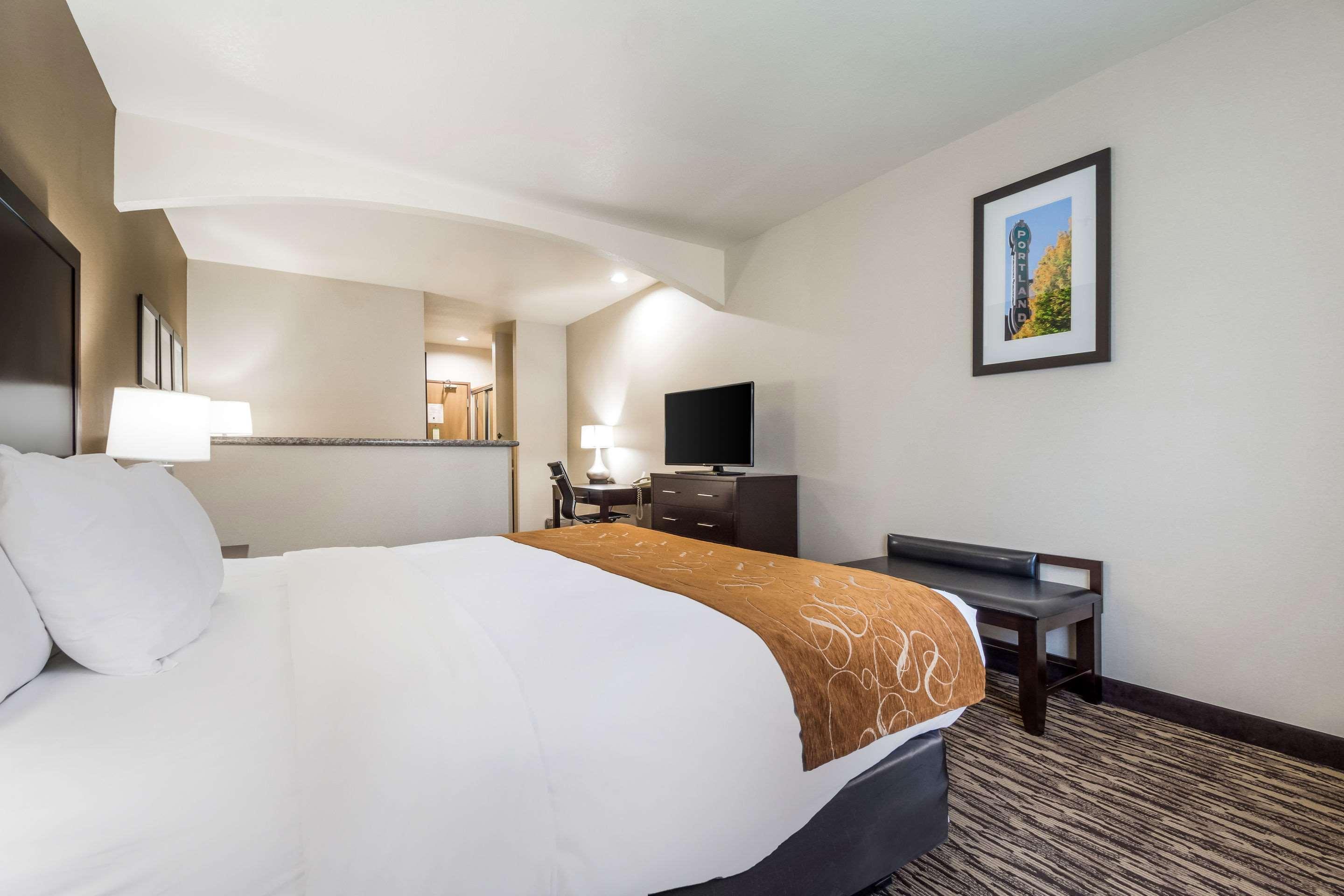 Comfort Suites Portland Airport Exterior foto