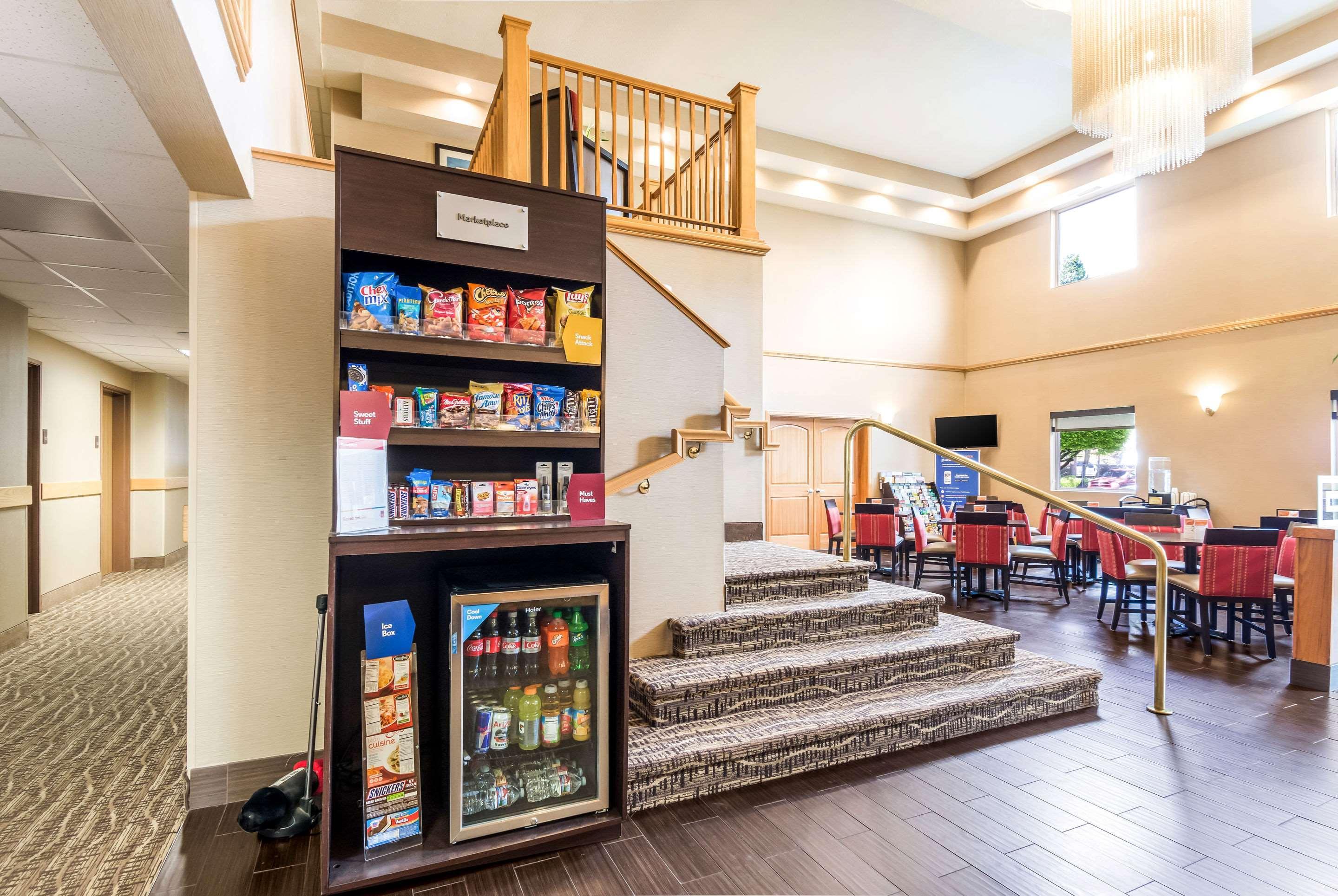 Comfort Suites Portland Airport Exterior foto