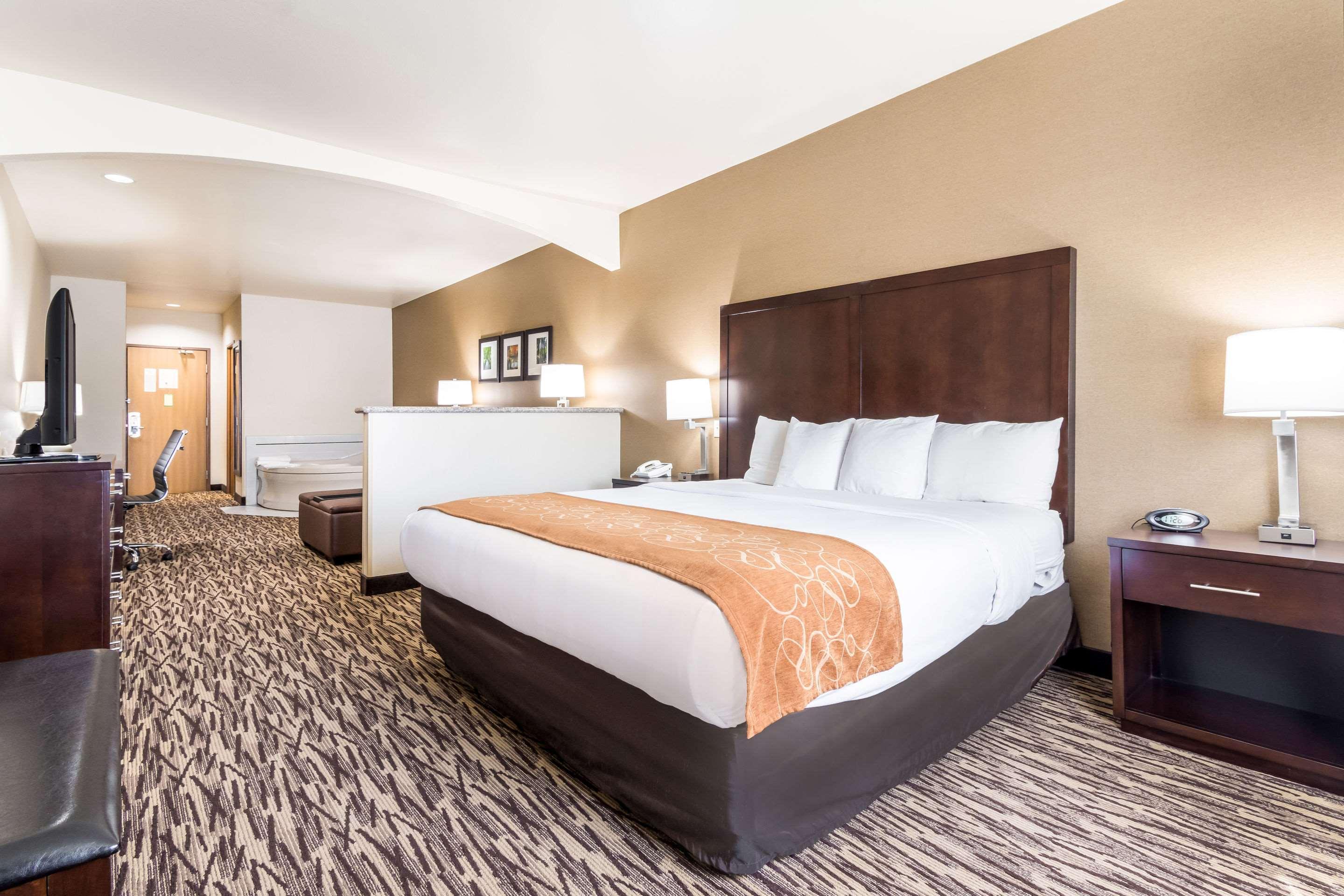 Comfort Suites Portland Airport Exterior foto